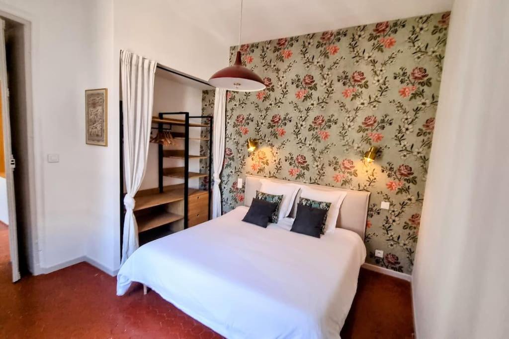 Le Palais 10, Superbe D'exception Authentique Centre Historique Apartment *